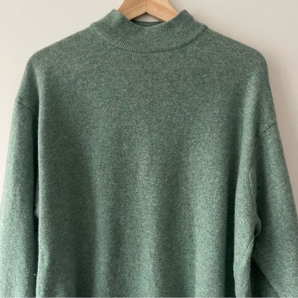 ❌Sold❌VINTAGE 90's United Colors Of Benetton 100% Wool Green Mock Neck Sweater - Picture 3 of 9